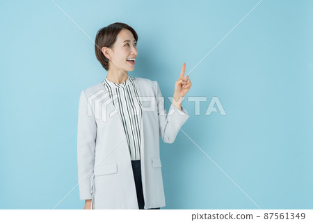 企業女性指點 87561349