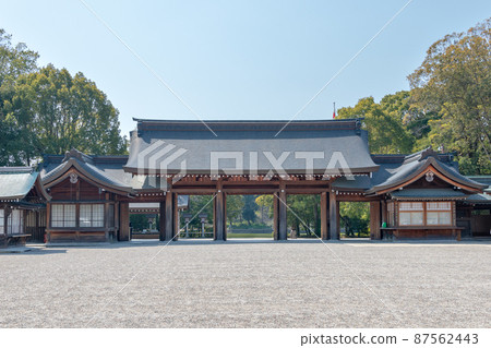 奈良橿原神宮南門 87562443