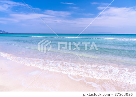 【靜岡縣】伊豆白濱海岸,美麗的翠綠海灘 【靜岡縣】伊豆白濱海岸,美麗的翠綠海灘 87563086