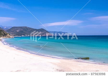 【靜岡縣】伊豆白濱海岸,美麗的翠綠海灘 【靜岡縣】伊豆白濱海岸,美麗的翠綠海灘 87563098