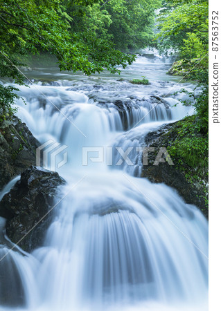 [北海道] 七月伊達市的河霧三井瀧 87563752