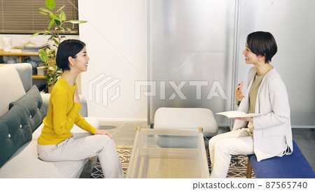 Female counseling therapy to consult 87565740