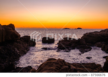 俯瞰軍艦島的夜景 87566676