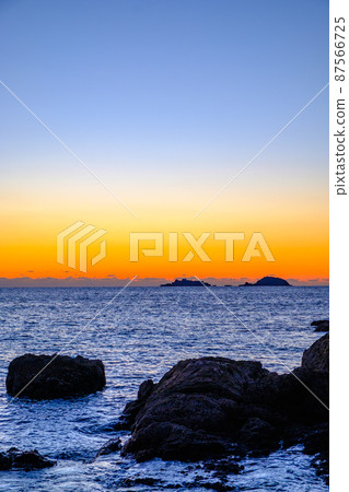 Evening view overlooking Gunkanjima 87566725