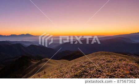 Shinshu Venus Line, the dawn of Mt. Miune 87567302