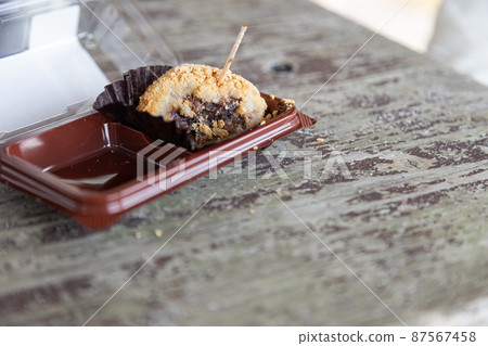 吃了一半的年糕 87567458