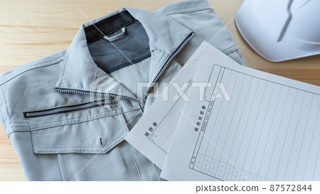 Resume and work clothes | Construction industry / joining image 87572844