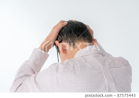 老人擔心,困擾,後視 老人擔心,困擾,後視 87575443