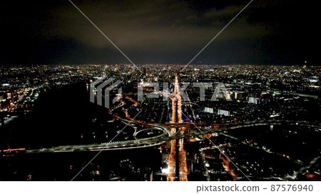 用無人機拍攝的天保山路口附近夜景的航拍圖 87576940