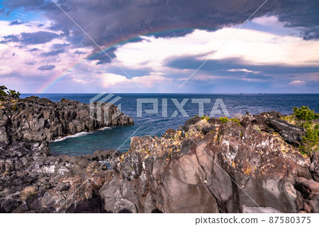《Shizuoka Prefecture》 Jogasaki Coast ・ Rainbow over the sea 87580375