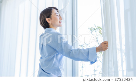 通風晨間女簾 87583424