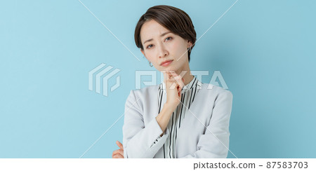 Business worries, poor physical condition, women Business worries, poor physical condition, women 87583703