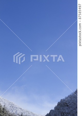 除夕、岐阜山、渡渡山和雪妝的藍天 除夕、岐阜山、渡渡山和雪妝的藍天 87585497