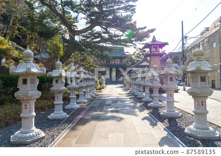 Chiba Prefecture Kamogawa Birth Temple Niomon approach Chiba Prefecture Kamogawa Birth Temple Niomon approach 87589135