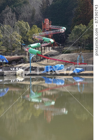 Gifu Family Park in early spring 87590743