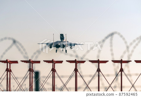 Fighter to land Fighter to land 87592465