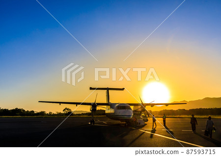Sunset at Goto Tsubaki Airport [Goto City, Nagasaki Prefecture] 87593715
