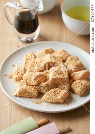 Warabimochi  87595477