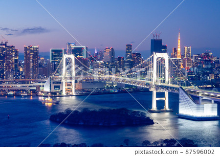 東京夜景與神奇時刻彩虹橋和東京塔 87596002