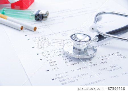 香煙、聽診器和問卷 87596518