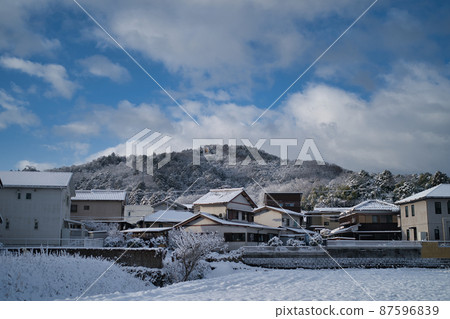 雪中的八丈岩 87596839