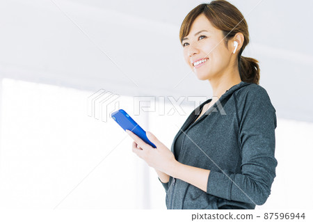 Fitness smartphone sports gym exercise Fitness smartphone sports gym exercise 87596944