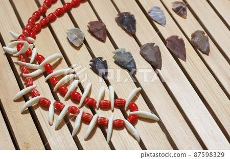 Native American Arrowheads and Beaded Necklace With Coyote Teeth 87598329