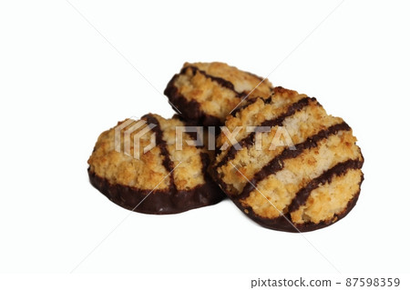 Gluten Free Coconut and Chocolate Macaroons Isolated on White Background 87598359