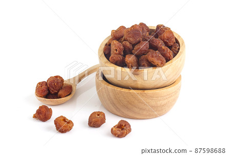 Bowl of dried longan 87598688