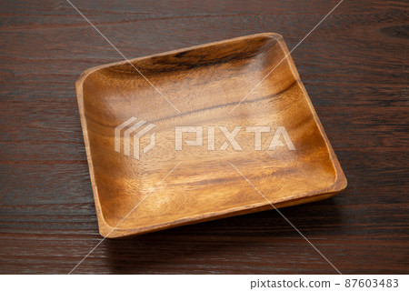 Wooden tableware, plates 87603483