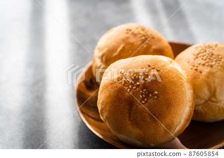 The buns 87605854