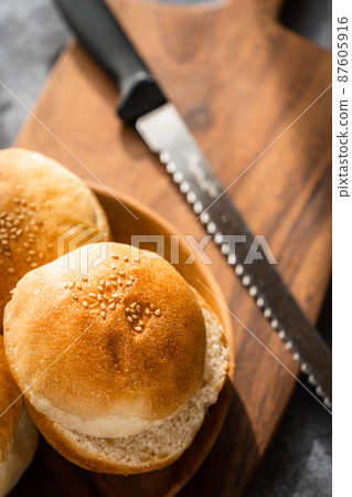 The buns 87605916