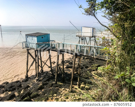 Traditional fishing cabin and net - Carrelet - Talmont sur Gironde, France Traditional fishing cabin and net - Carrelet - Talmont sur Gironde, France 87605952