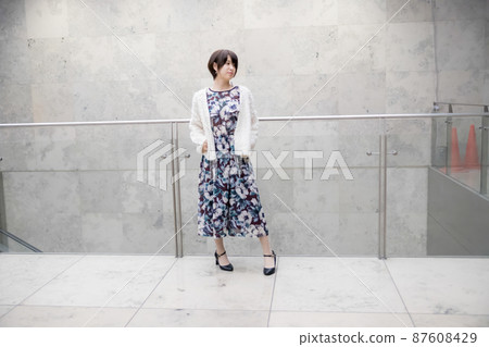 Bright pretty woman 87608429