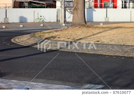 Rotary intersection (circular intersection) image Rotary intersection (circular intersection) image 87610077