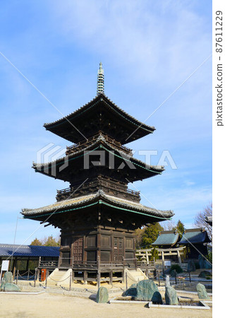[Chugoku Kannon Sacred Ground] No. 2 Yokeiji Triple Pagoda and Winter Sunny Sky 2 Setouchi City, Okayama Prefecture 87611229