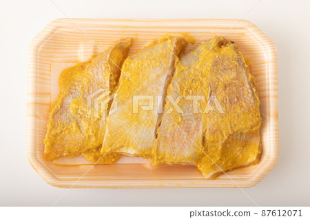 Red fish pickled in Saikyo Red fish pickled in Saikyo 87612071