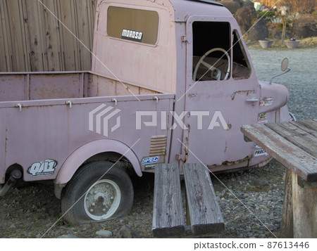 Retro-style old truck 87613446