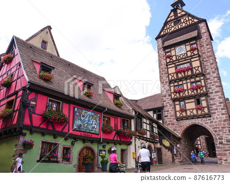 Riquewihr，阿爾薩斯地區的一個小鎮，被選為法國最美麗的村莊之一。 87616773