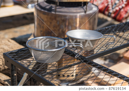 [Auto camp at Nakatsugawa riverbed, Sierra cup and solo stove] 87619134