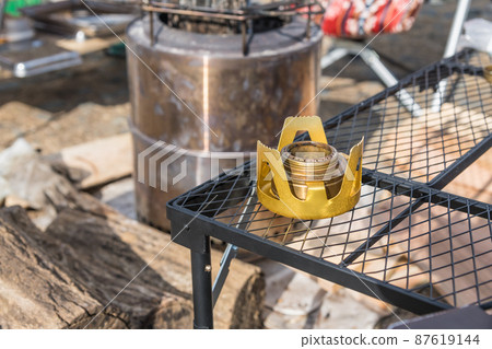 [Auto camp alcohol burner at Nakatsugawa riverbed] 87619144