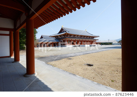 奈良市西京町藥師寺，從西走廊俯瞰大禮堂 87623446