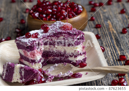 a maroon-colored cake with the taste of different berries 87623655