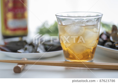 Chinese food appetizer Petan and Shaoxing wine for pickled clams in soy sauce 87623786