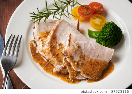 Roast pork with mustard sauce Roast pork with mustard sauce 87625116