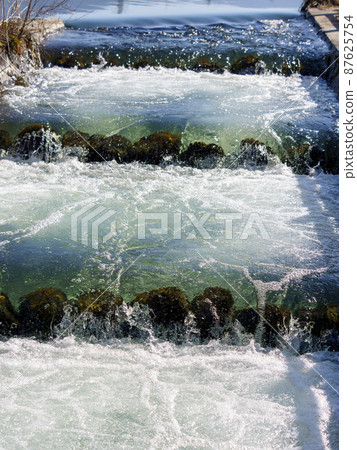 Waterfall-like river fishway Waterfall-like river fishway 87625754
