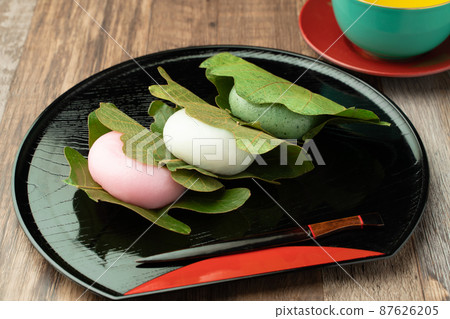 Kashiwa cake and tea Kashiwa cake and tea 87626205