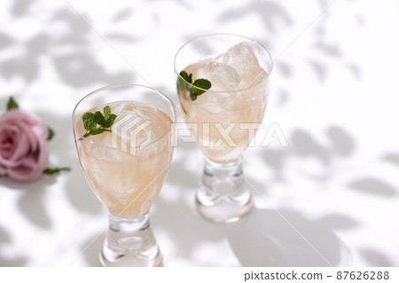 Cold drink 87626288