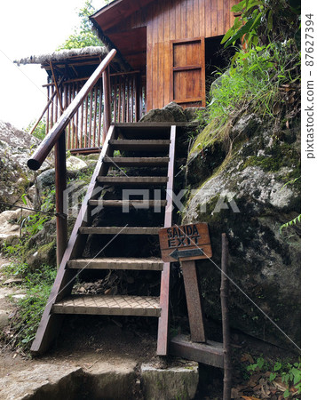 [秘魯] 馬丘比丘遺址：華納比丘山口的管理小屋 87627394