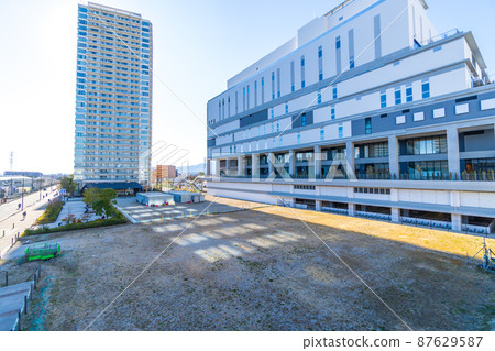 A vast vacant lot in front of Ebina Station in Kanagawa Prefecture 87629587